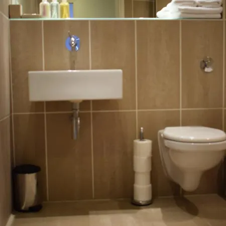 Mak Serviced 2 Apartment *